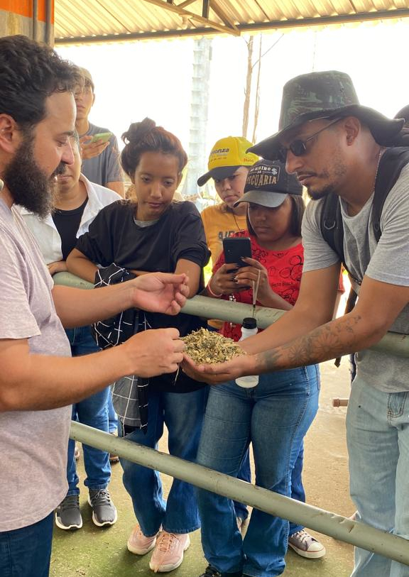 visita fazenda leiteira cbs (1).png